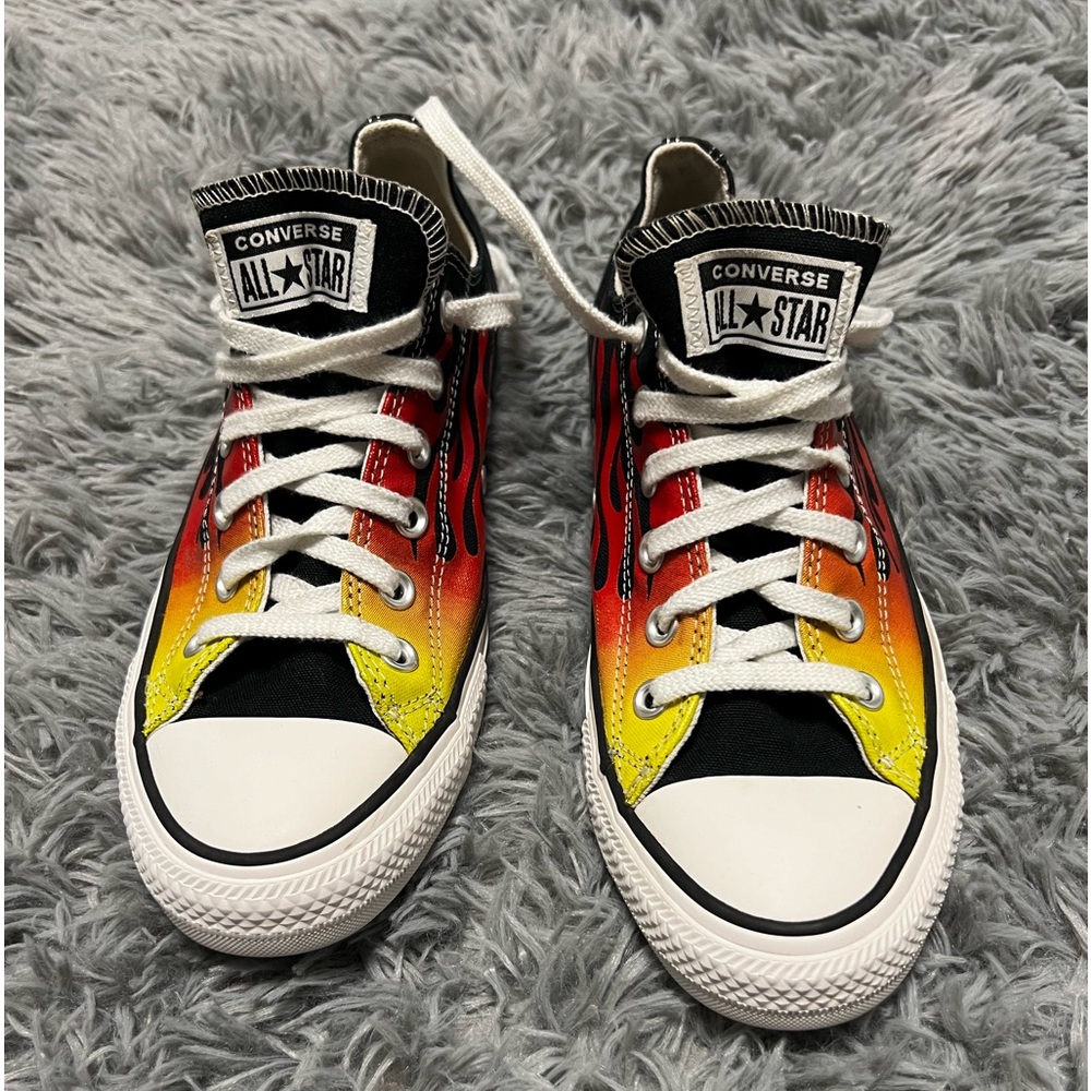 Converse All Star low top flames men’s 7 women’s 9